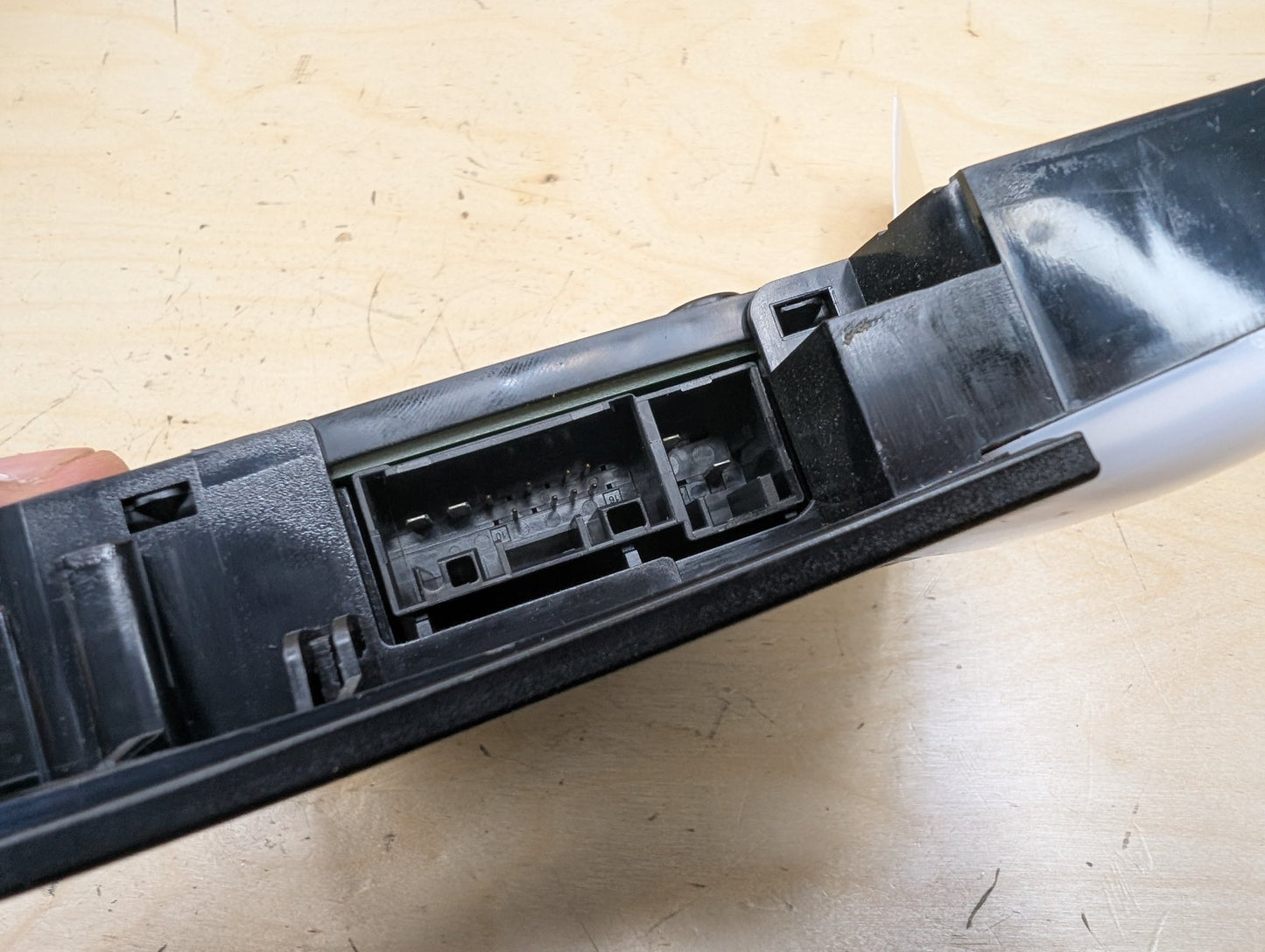 OEM BMW F22 F30 F32 F36 F80 F82 Headliner Roof Console Dome Light SOS Switch