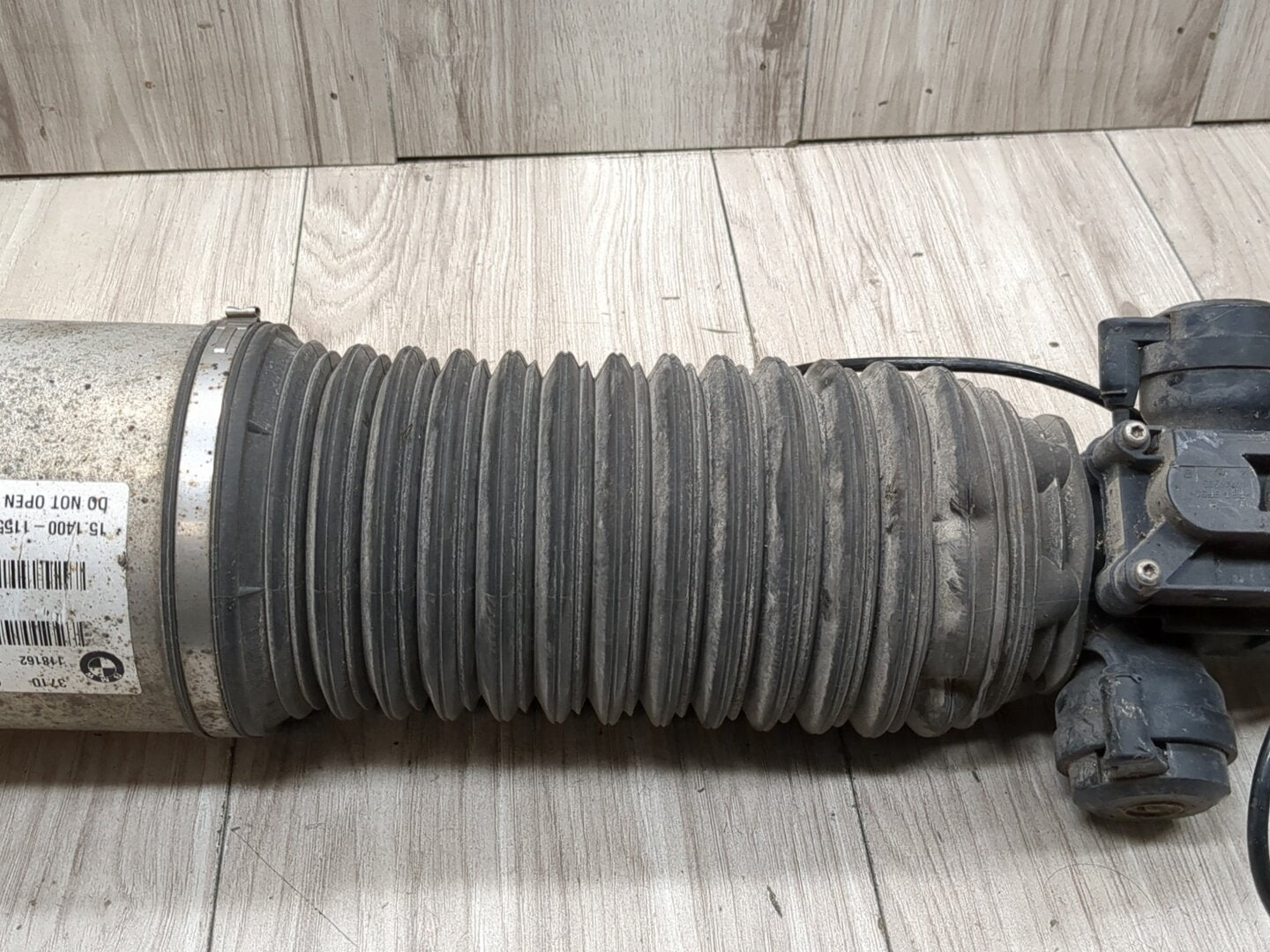 2013 BMW 750i F01 Rear Left Driver Spring Strut Shock Absorber 6858813 13-15 LCI OEM BMW F01 F02 750 760 B7 REAR Left Driver Air Strut Shock Absorber
