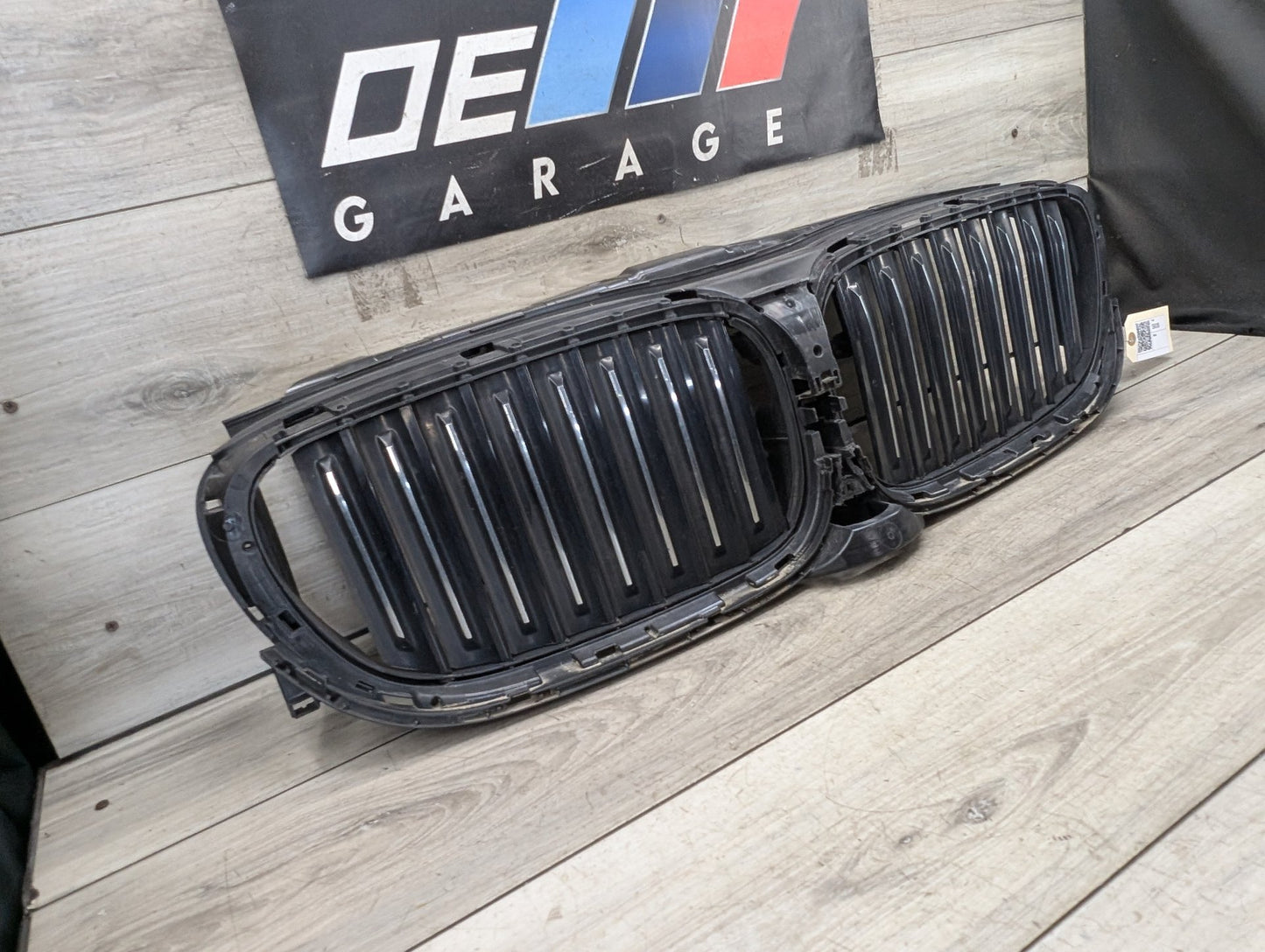 2016-2022 BMW 750Li G12 Front Bumper Radiator Air Flap Shutter 7347374