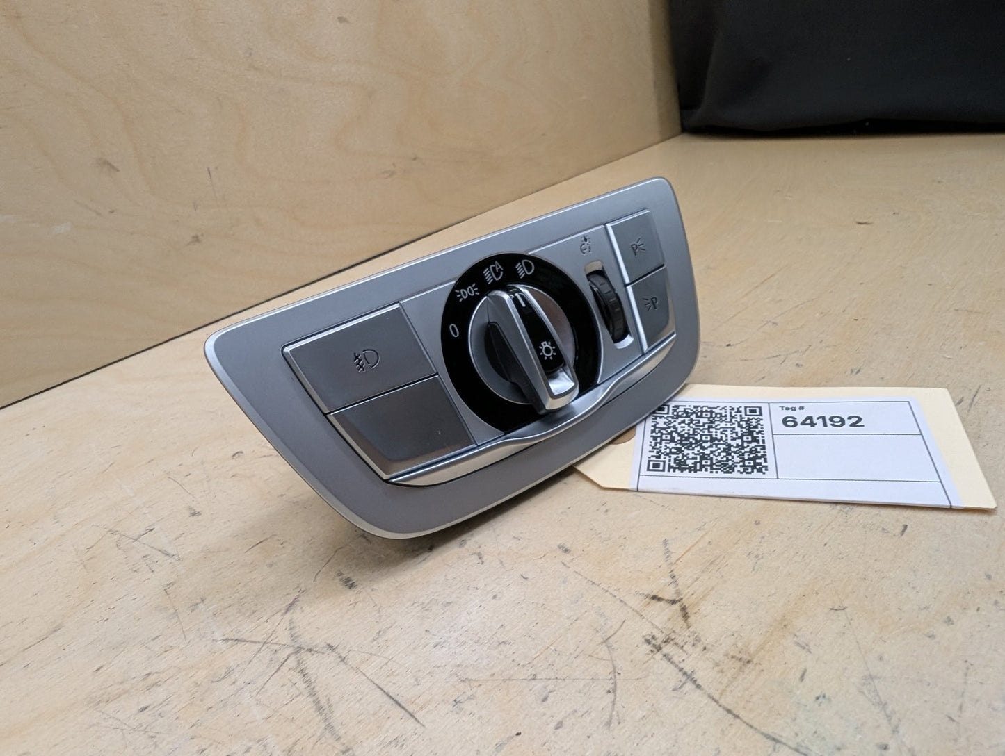 2016-2022 BMW 750i G12 Headlamp Switch 9472976