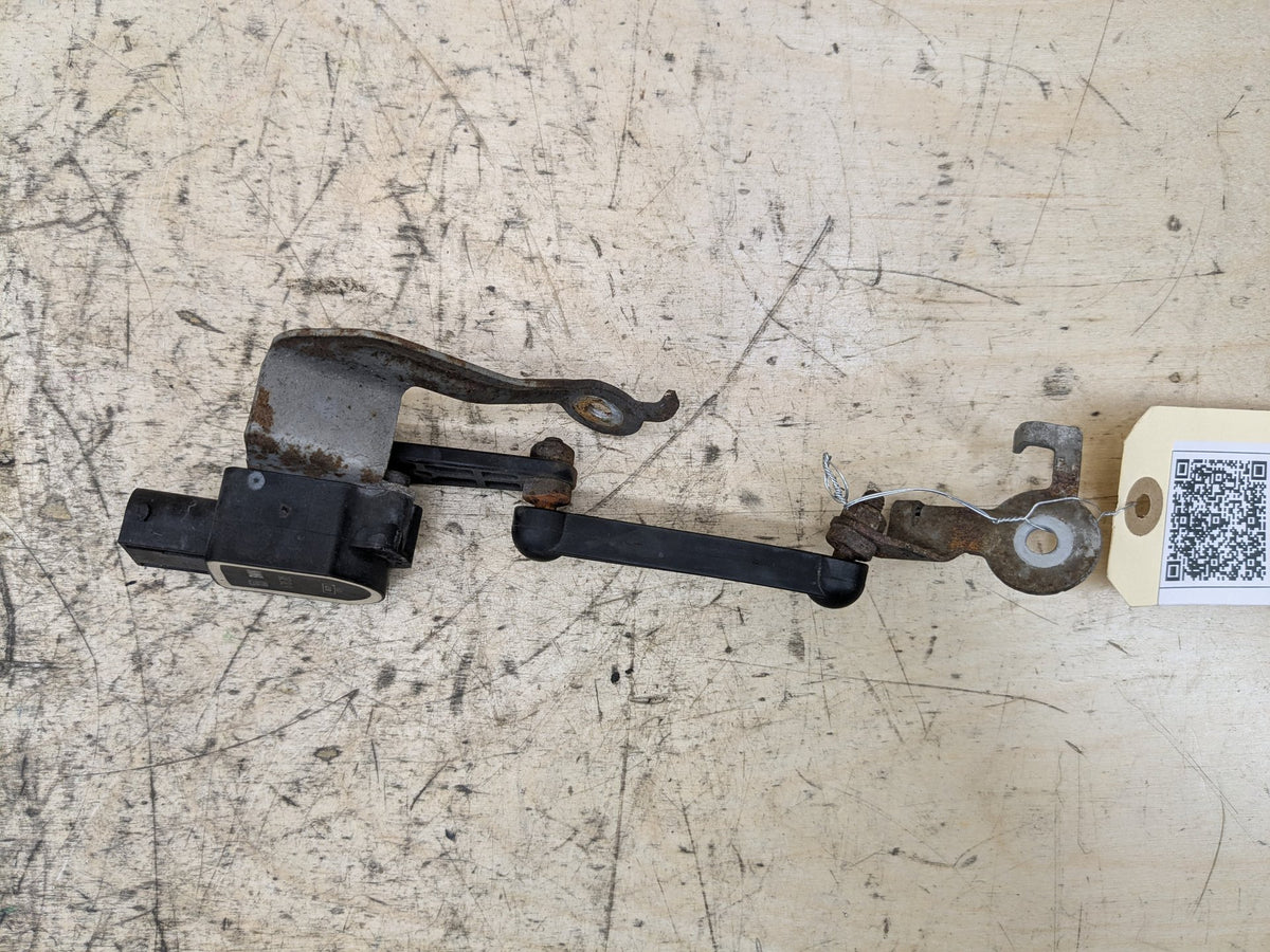 2007-2013 BMW 328i E92 Suspension Height Level Sensor 6785205 OEM