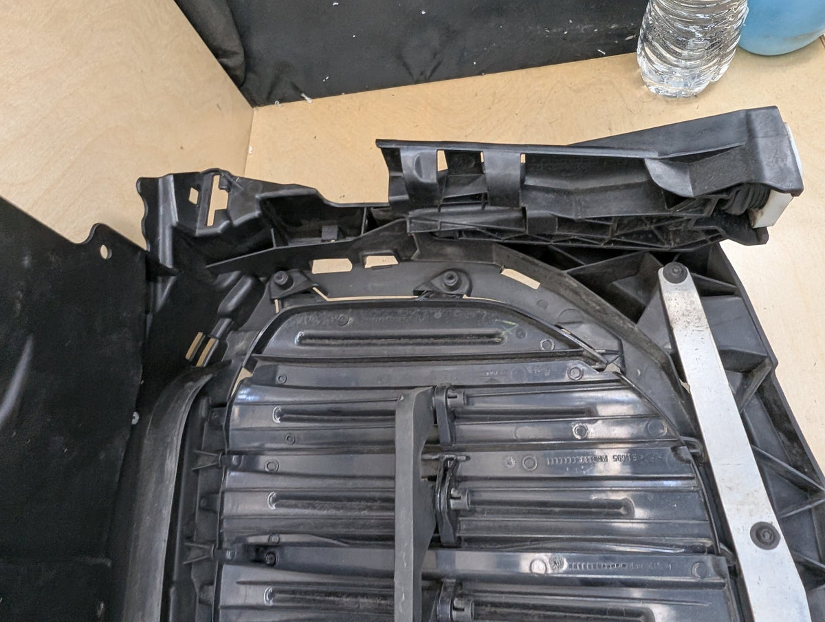 2019-2026 BMW X5 G05 Front Bumper Radiator Air Flap Shutter 9465527 OEM