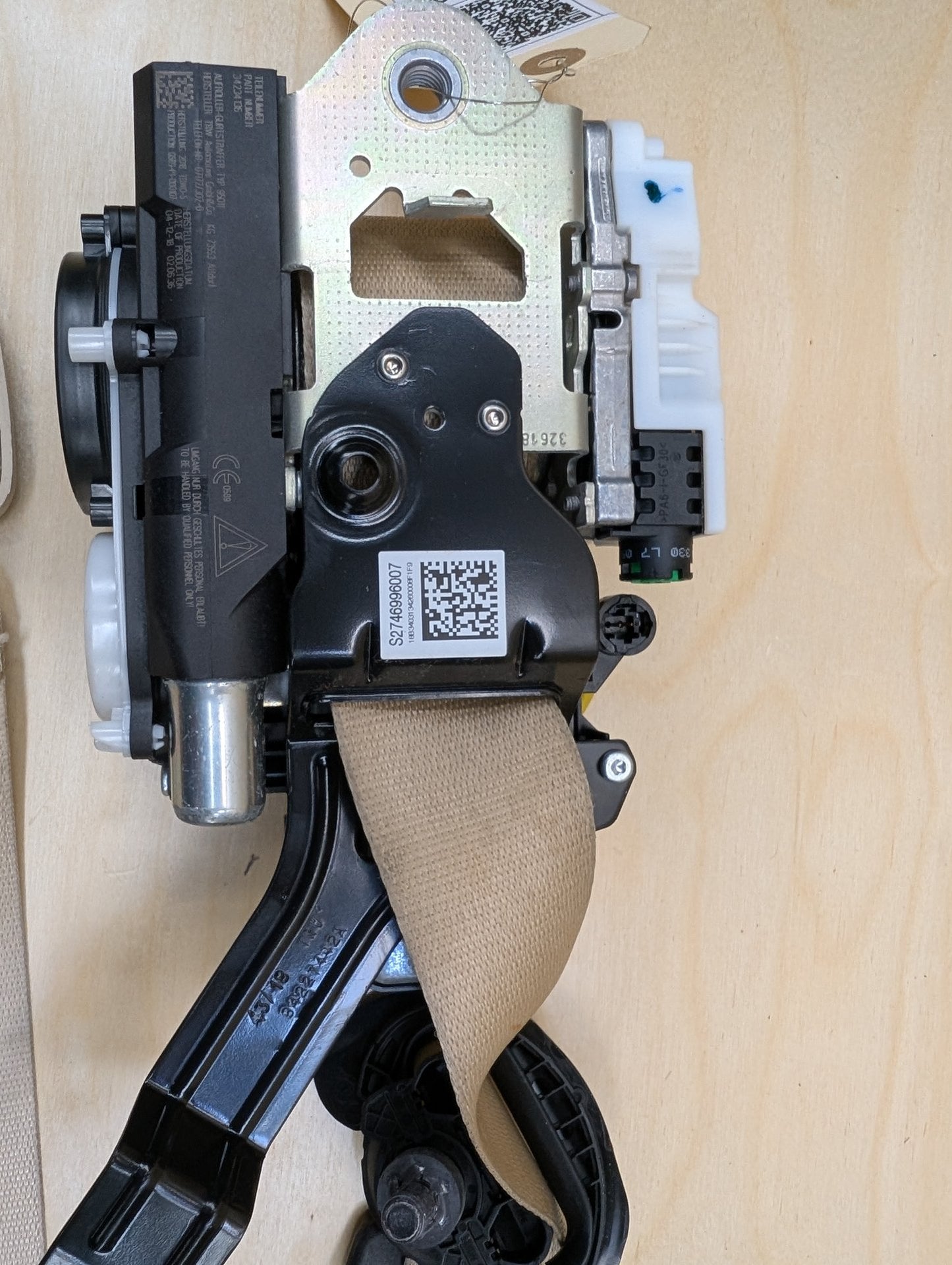 OEM BMW F97 F98 G01 G02 X3 X4 FRONT Right Passenger Seat Belt Retractor BEIGE