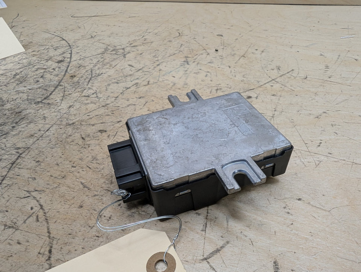 17-24 OEM BMW G01 G05 G12 G20 G22 G42 G30 G80 G82 Fuel Pump Control Module Unit