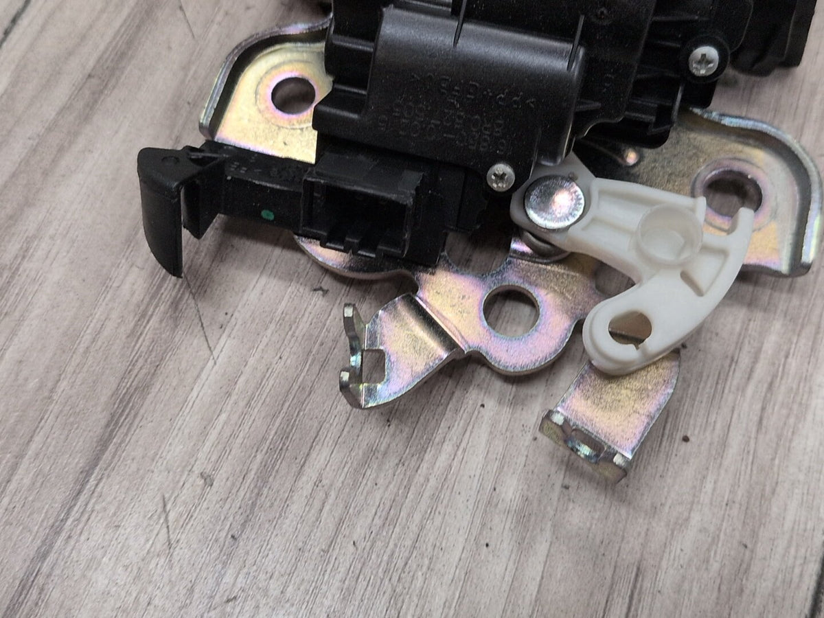 2015-2018 Audi Q3 8U Lower Liftgate Tailgate Lock Latch Actuator 8R0827505 OEM