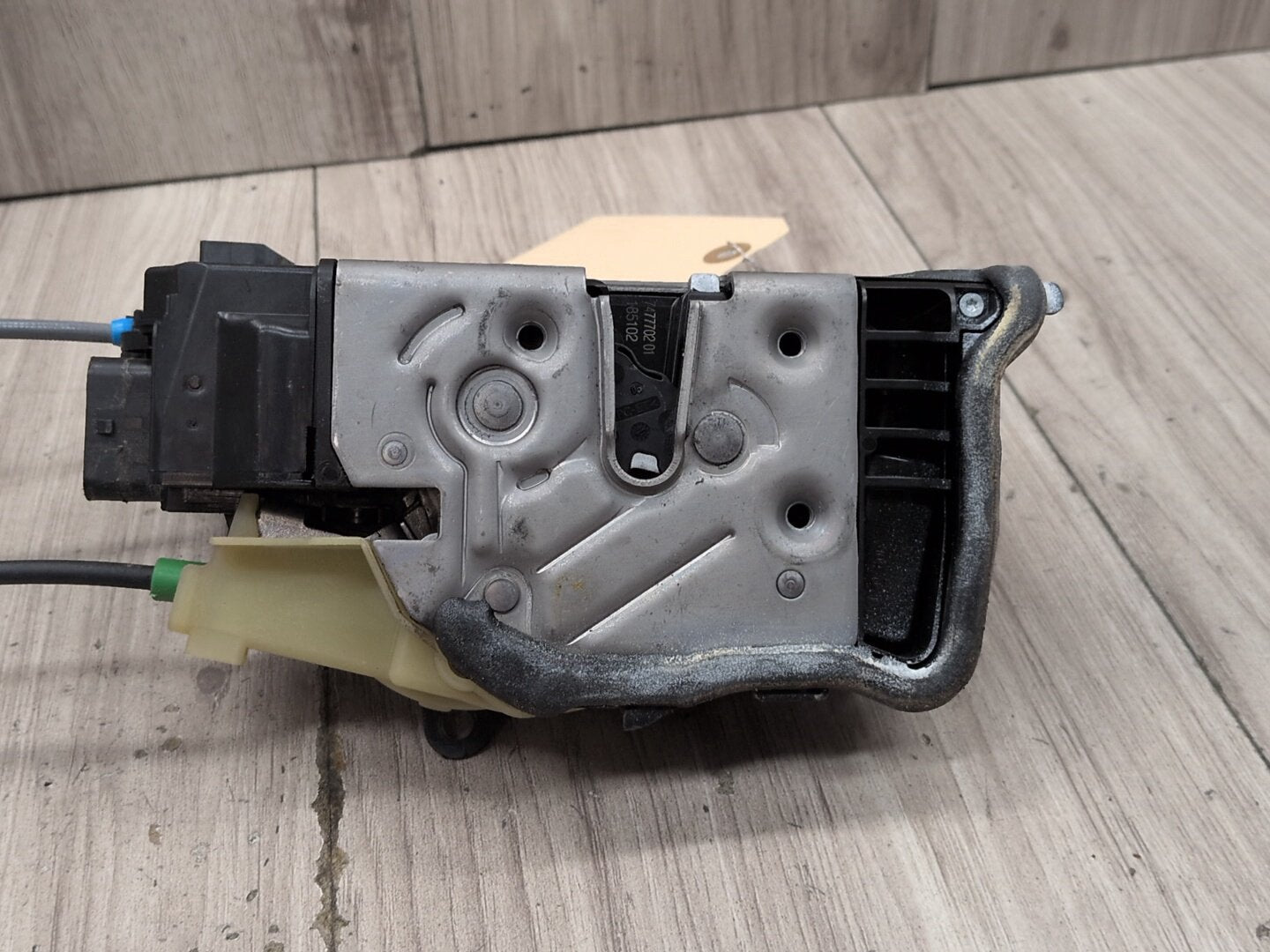 2019 - 2026 BMW X5 G05 Front Right Passenger Door Latch Lock Actuator 7477702 N63B44M3