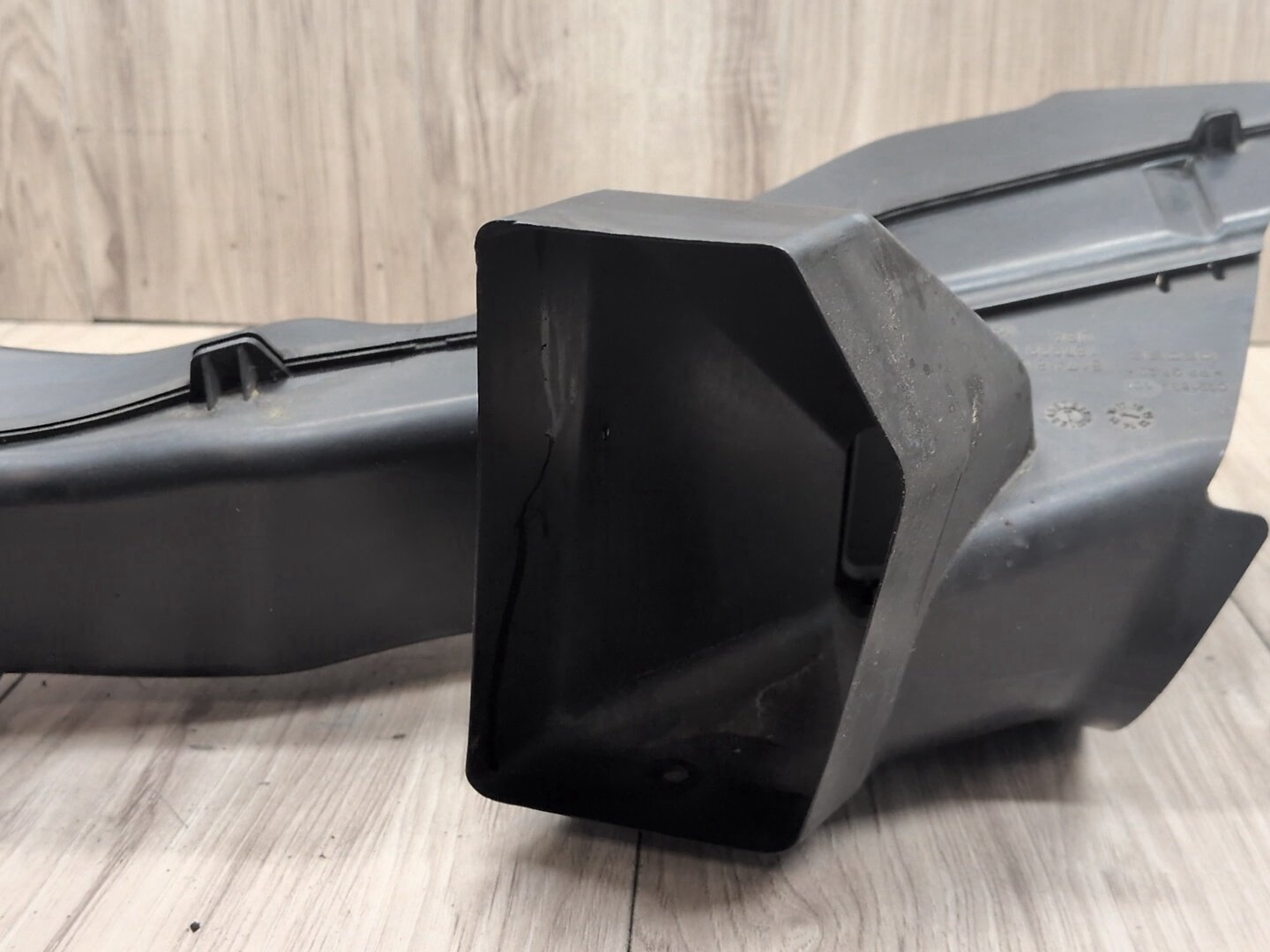 2014 - 2018 BMW X5 F85 Right Passenger Brake Air Duct 8056316 S63B44T2