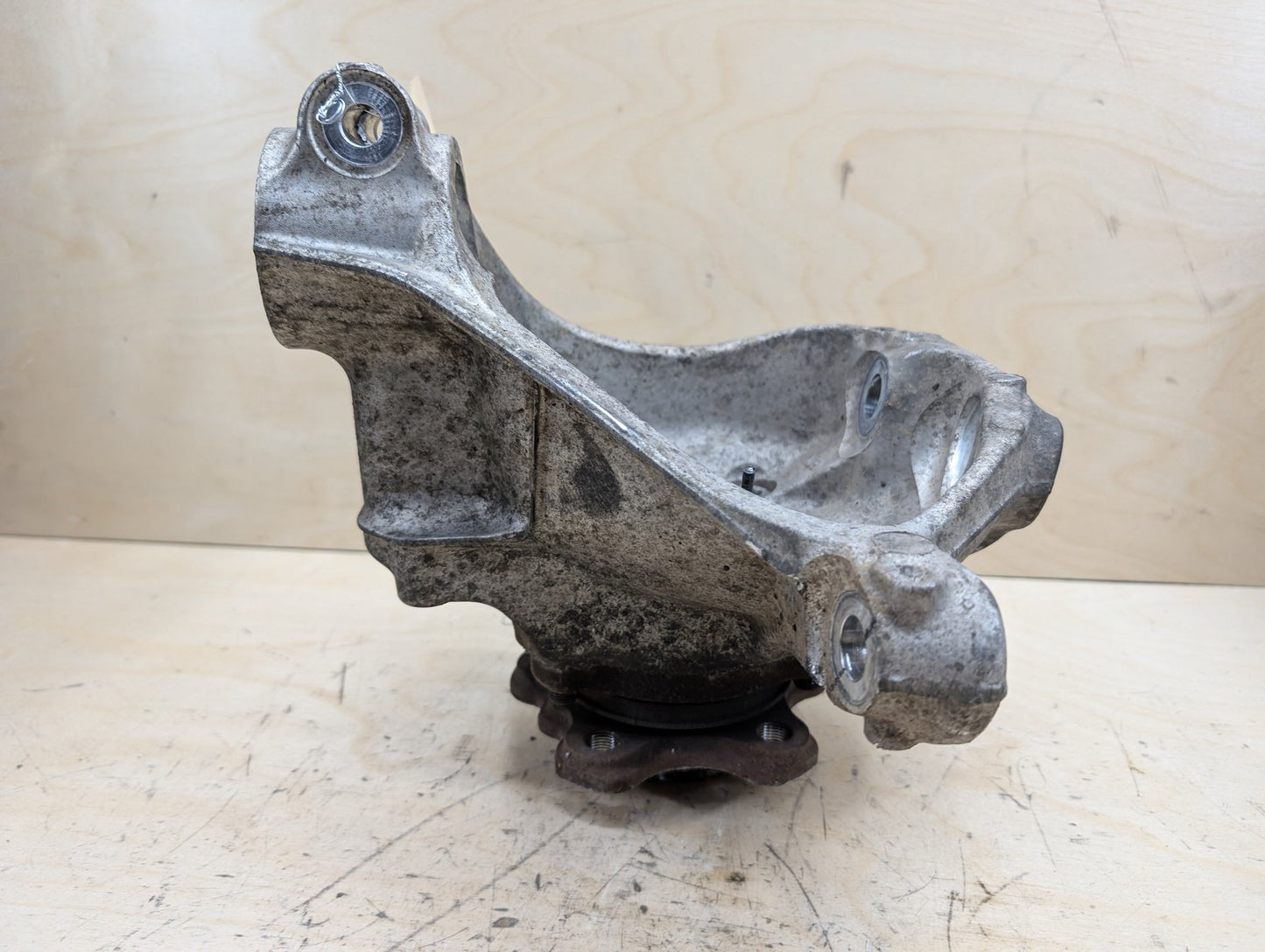 2018-2024 BMW X3 G01 Front Right Passenger Spindle Knuckle w/ Bearing 6882596