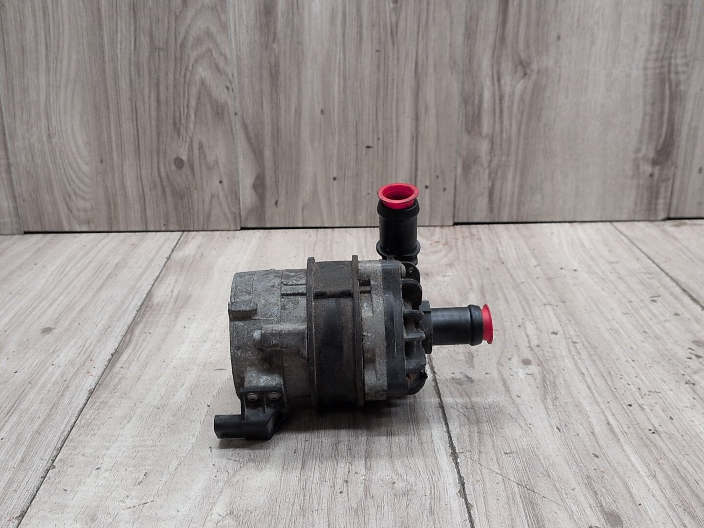 2010-2016 Audi B8 S4 CCBA Engine Motor Cooling Auxiliary Water Pump 8K0965567