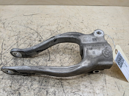 2018-2023 BMW M550i G30 Front Right Spring Strut Shock Absorber Bracket 6861200