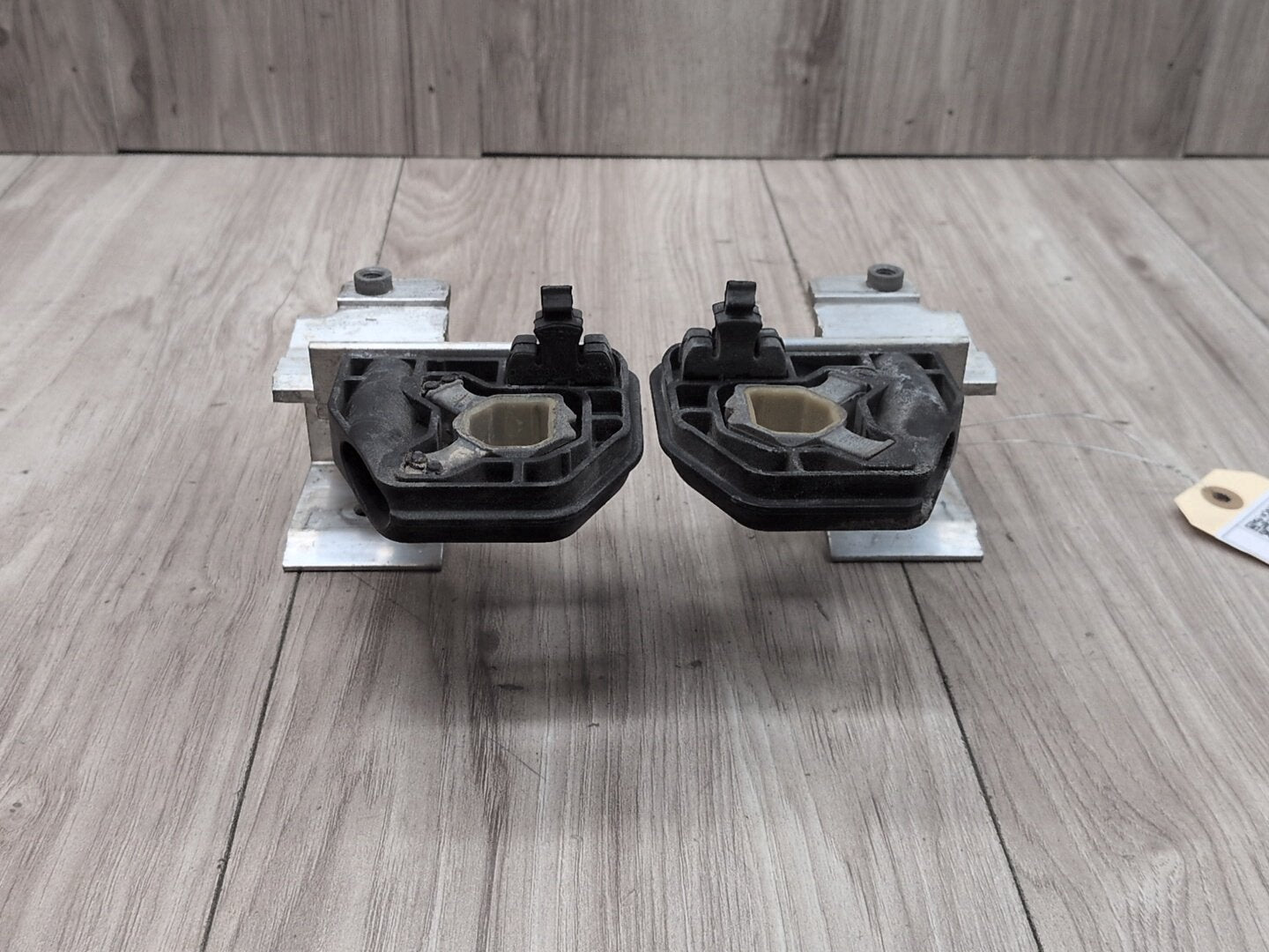 2014 - 2020 BMW 440i F36 Cooling Radiator Brackets SET 8620732 B58B30M0