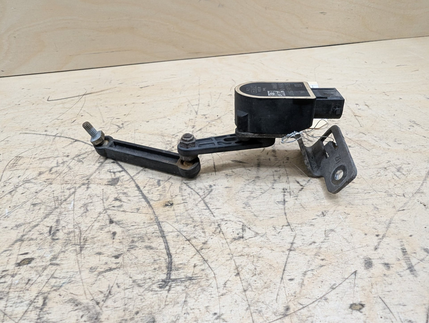 OEM BMW F30 F80 F90 G30 G20 M3 M4 Rear Left Right Suspension Height Level Sensor