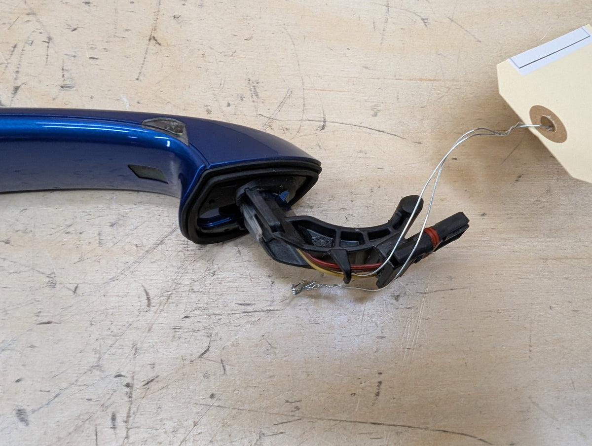 2019-2026 BMW M340i G20 Front or Rear Right Passenger Exterior Door Handle w/ Comfort Access 8492050 OEM