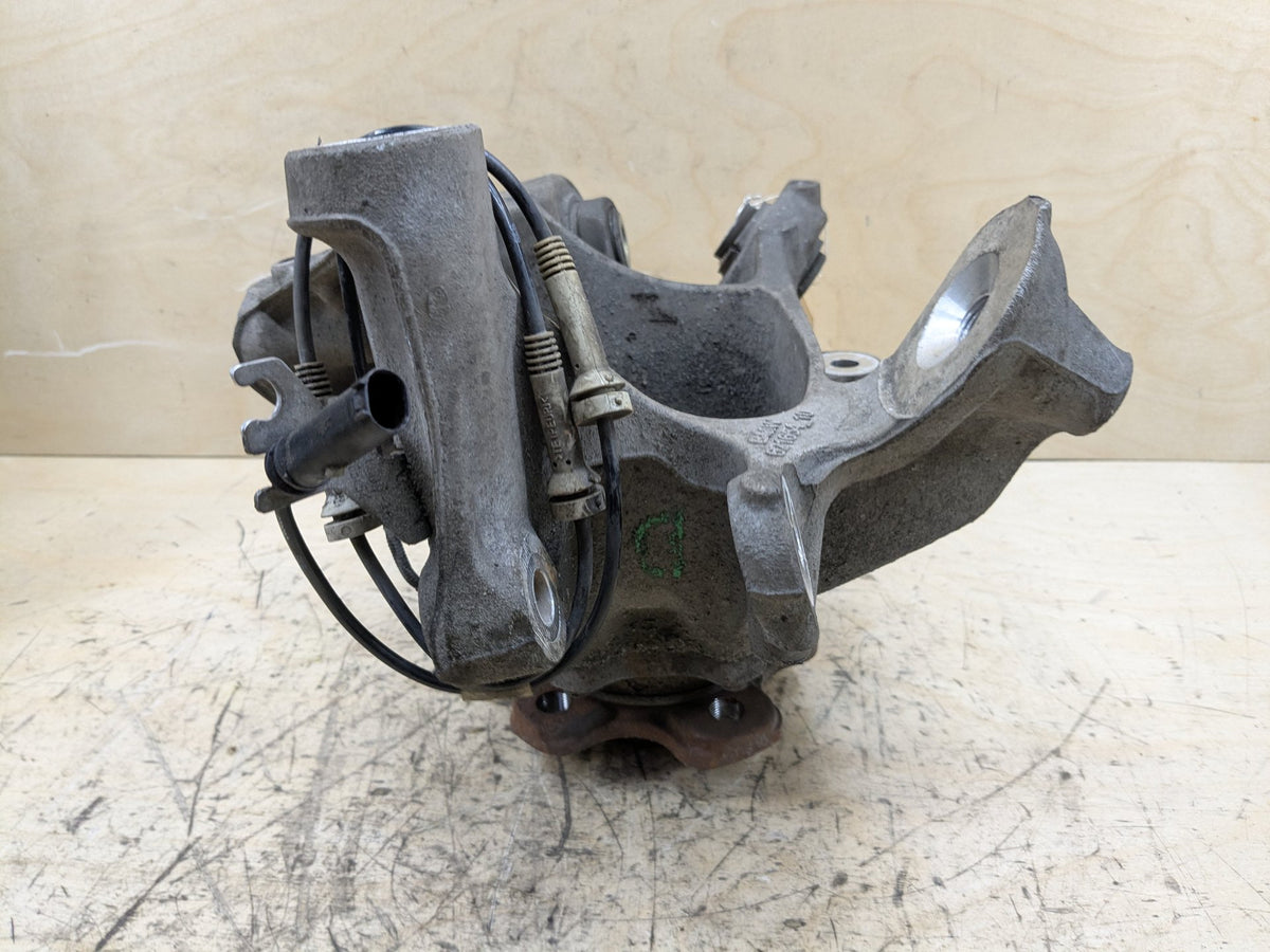 2016-2019 BMW 740i G12 Rear Right Spindle Knuckle w/ Bearing 6861136 OEM