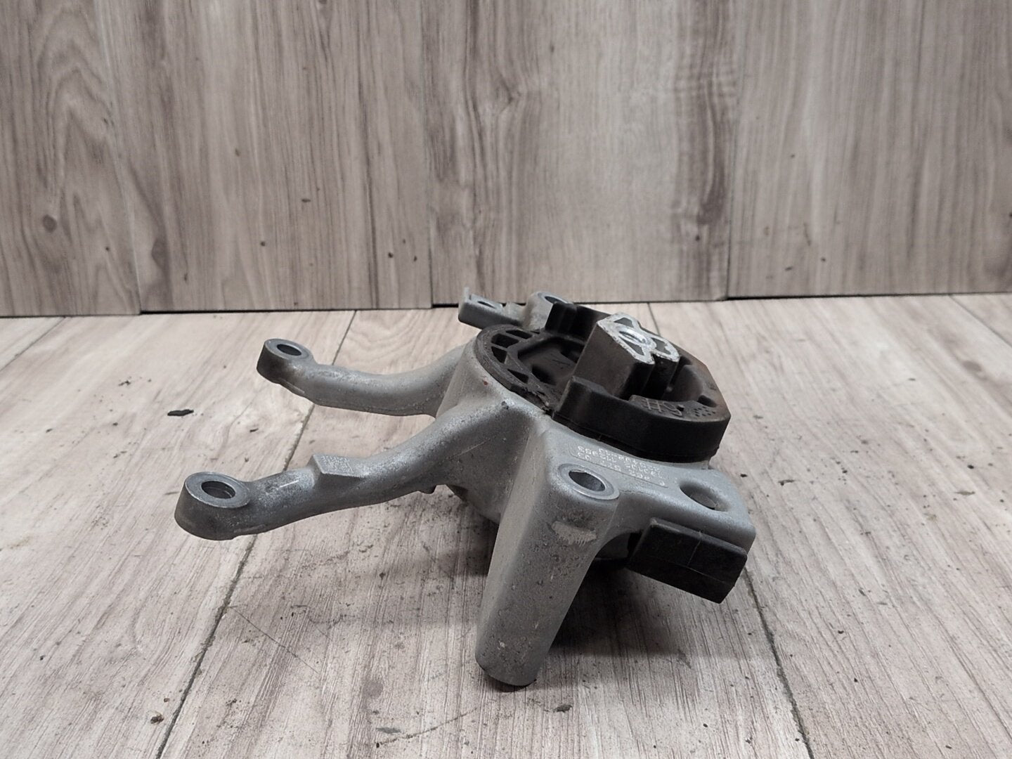 2018-2024 BMW X3 G01 Transmission Mount Bracket 6861567