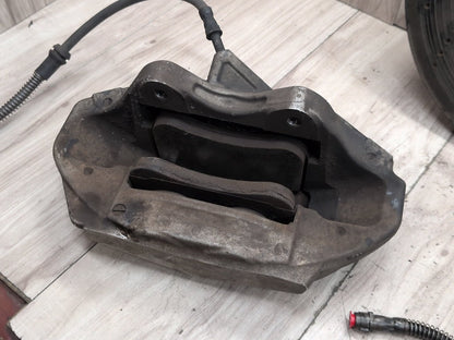 10-16 Mercedes-Benz E550 W212 4Matic Front Left Right Brake Calipers Brembo SET