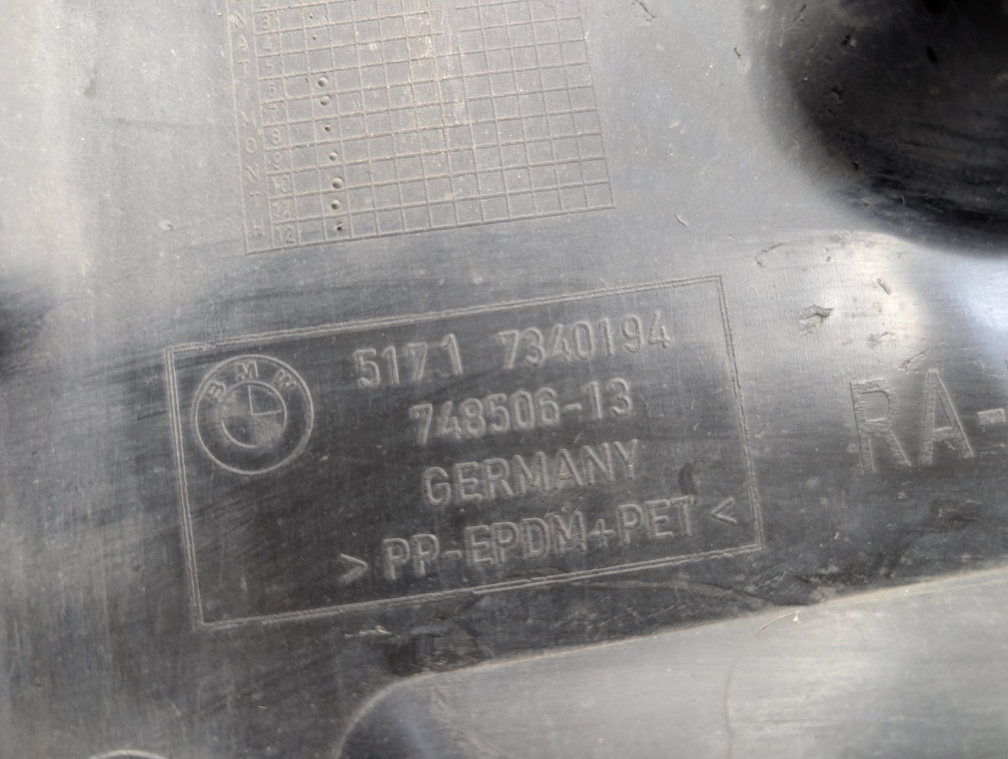 16-19 OEM BMW G11 G12 740 750 Front Right Passenger Fender Liner Splash Shield