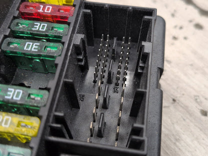 04-10 BMW X3 E83 BCM Fuse Relay Power Junction Distribution Box Module