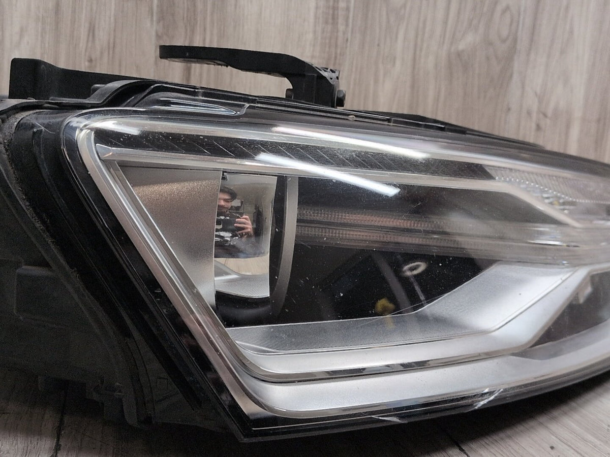 16-18 OEM Audi Q3 8U Front Right Passenger HID Xenon Headlight 8U0941006E