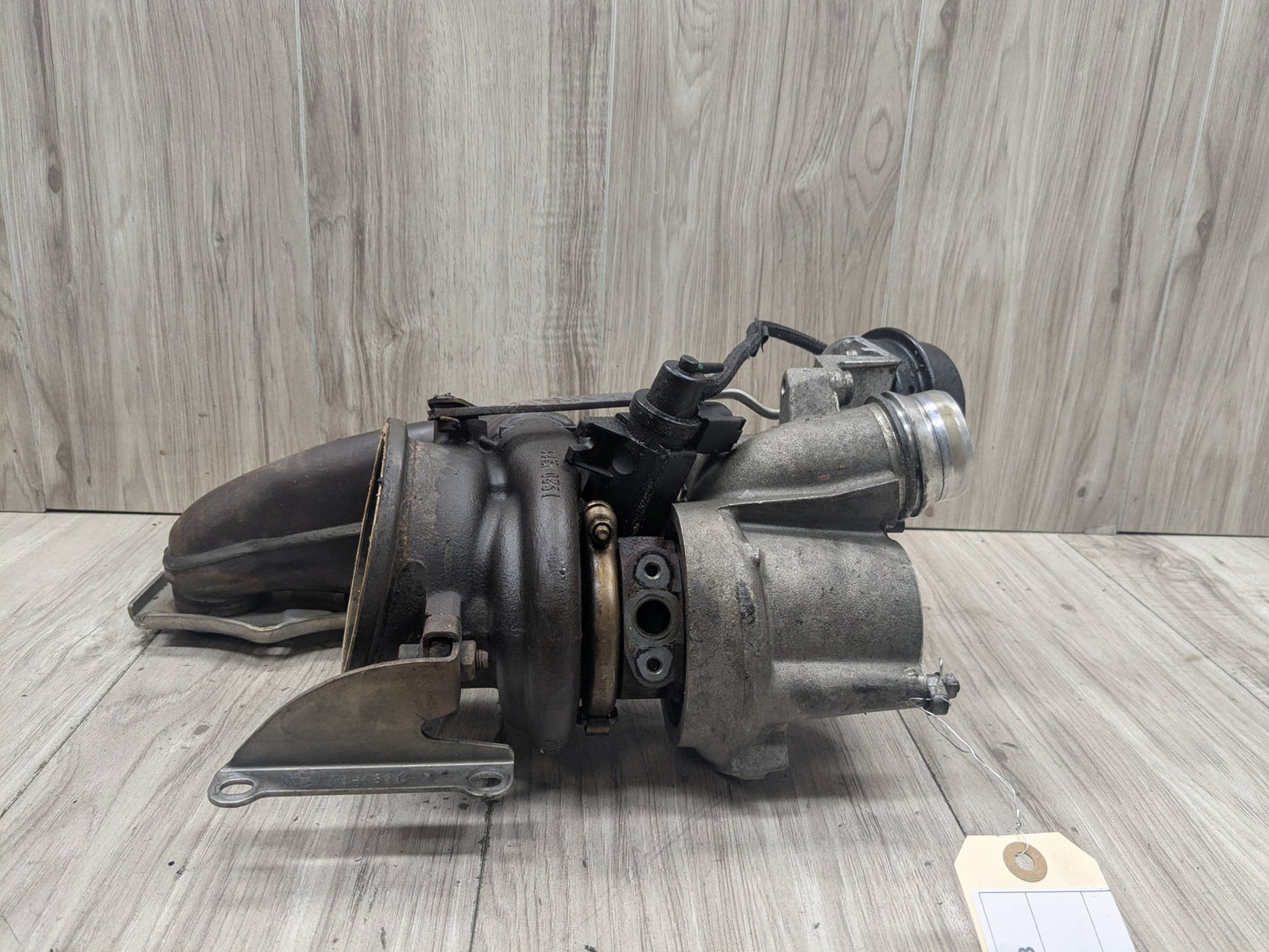2011 - 2017 BMW X3 F25 Engine Motor Turbo Charger w/ Manifold 7588938 N20B20O0