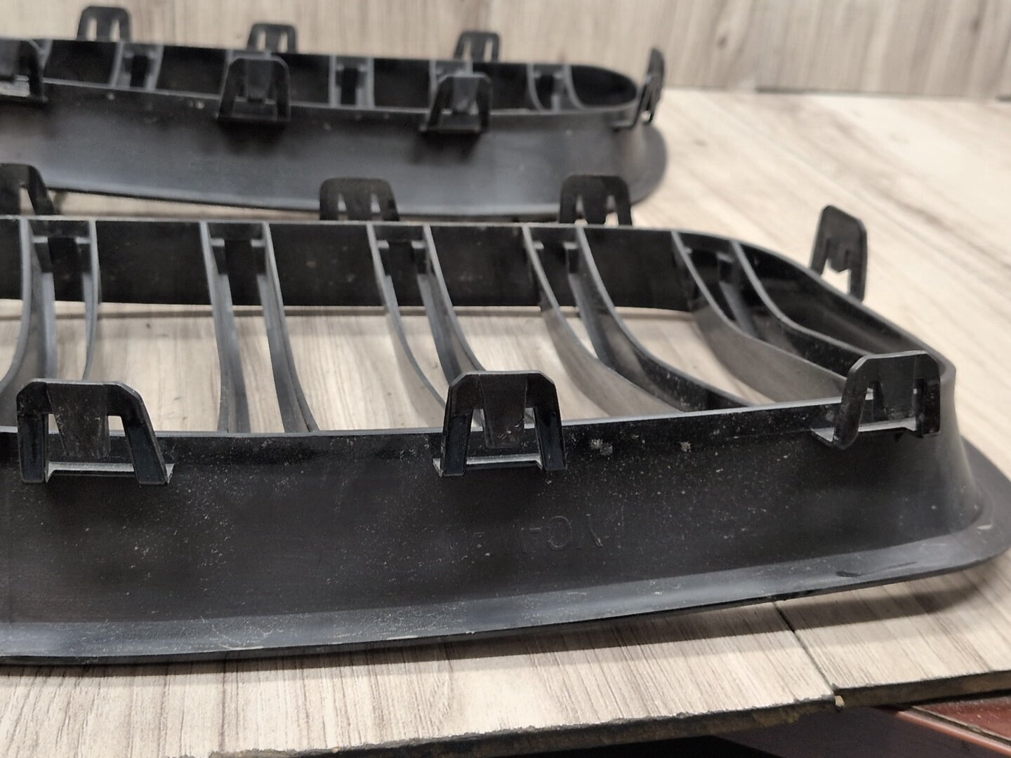 2011 - 2016 BMW 535i F10 Front Left Right Upper Bumper Cover Kidney Grilles SET 7412323 N55B30A
