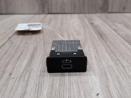 OEM BMW F48 F97 G01 G20 G22 G23 G26 G30 USB Type C Socket Charger Port Connector