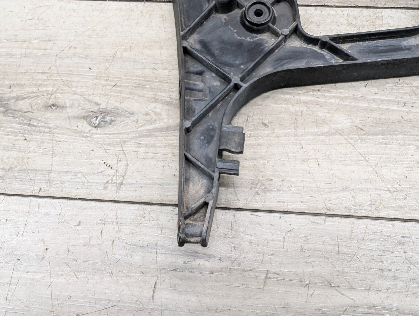 2008 - 2017 Audi S5 8T Rear Right Passenger Bumper Support Bracket 8T0807890