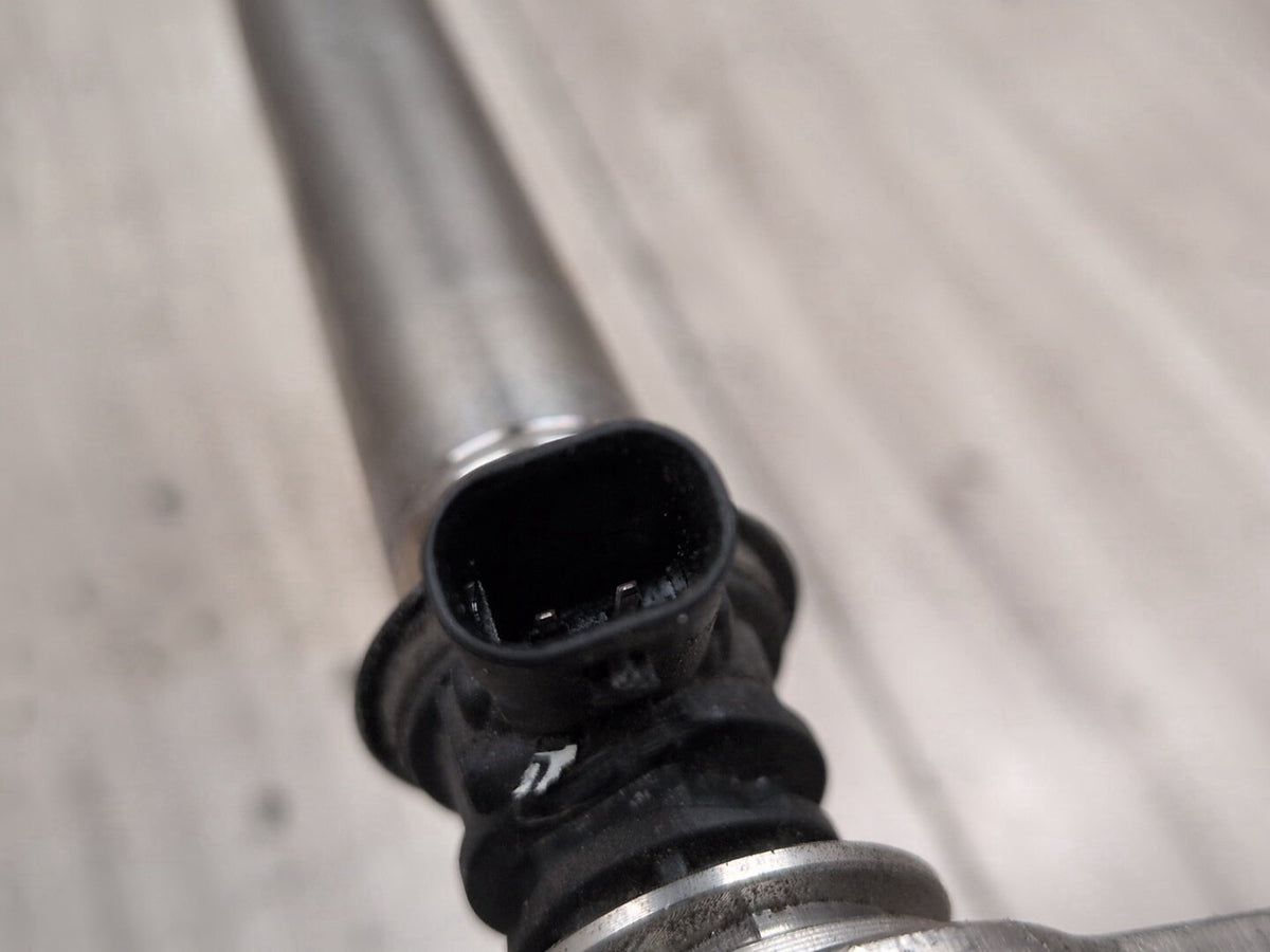 2009-2012 Mercedes-Benz W212 E550 M278 Engine Left Motor Fuel Injector Rail Line