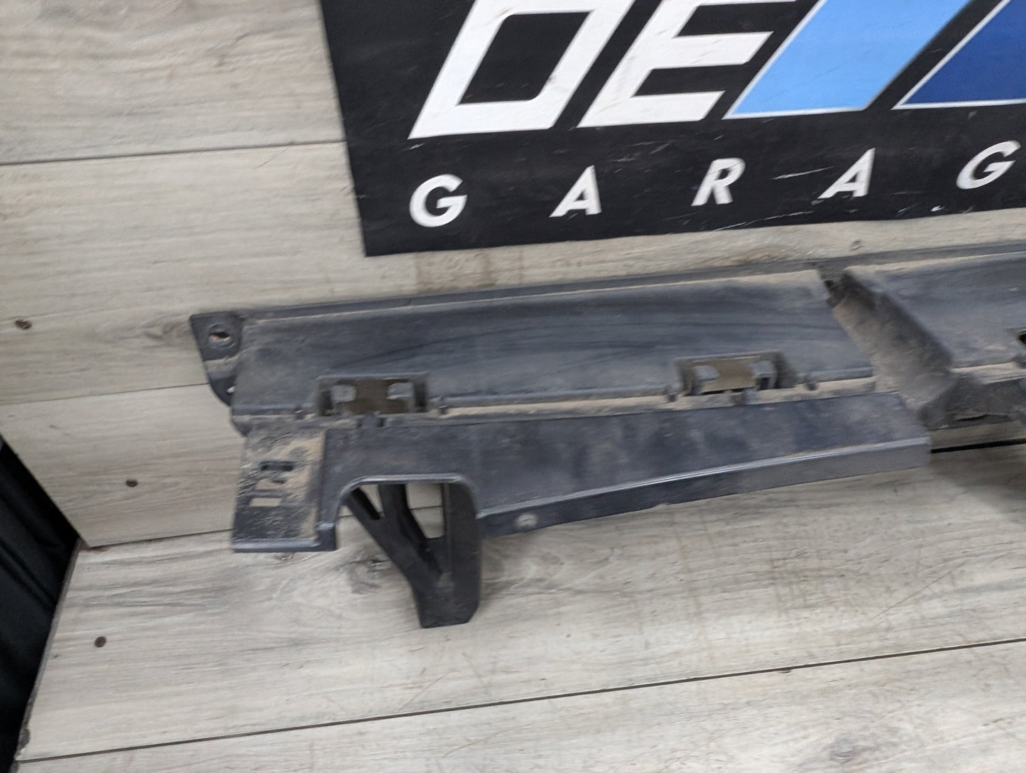 2014 - 2018 BMW X5 F15 Rear Middle Center Bumper Bracket 7294391 N63B