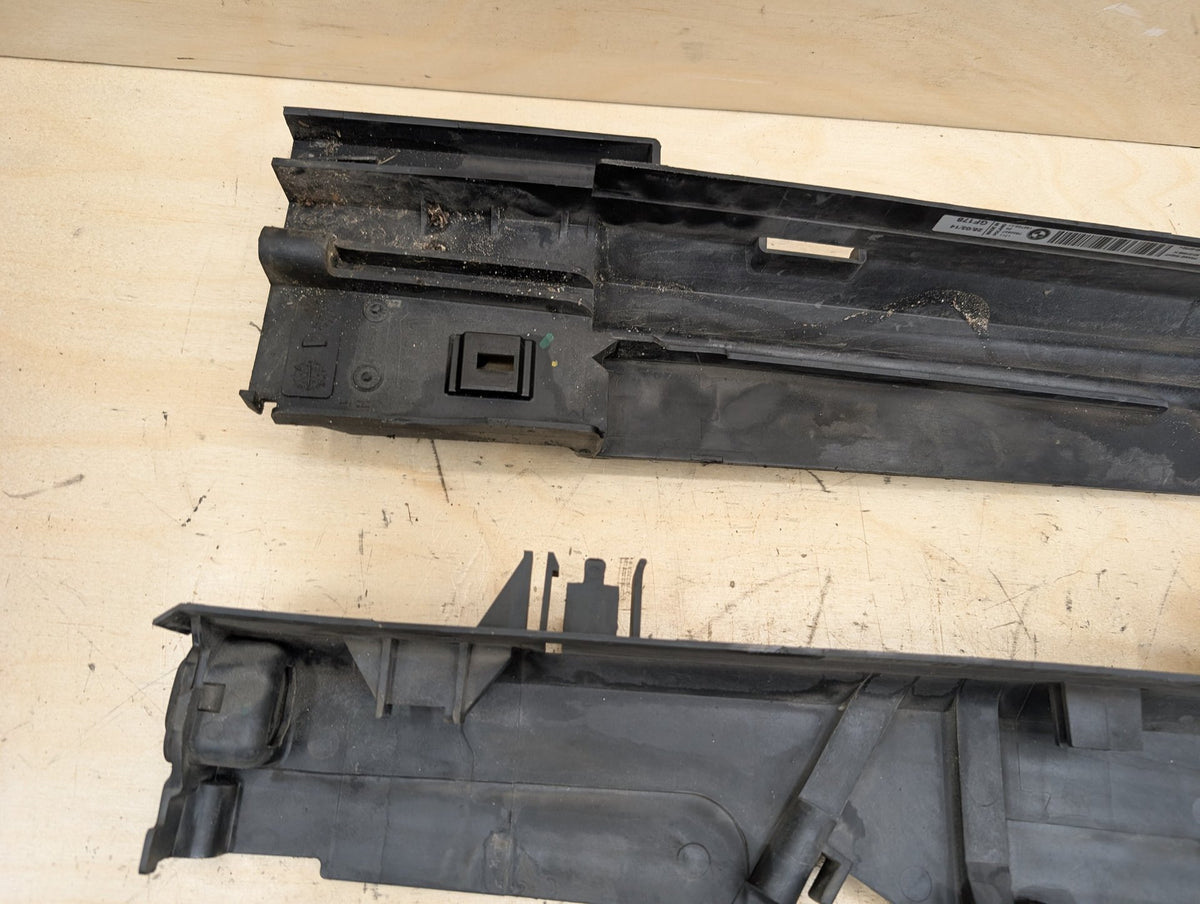 2012-2018 BMW 328i F30 Right Passenger Side Rocker Panel Brackets SET 8507422