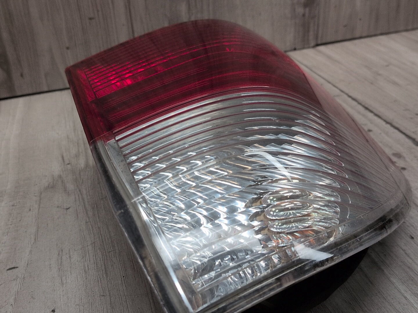 2004-2010 BMW X3 E83 Rear Left Driver Outer Tail Light 7162211