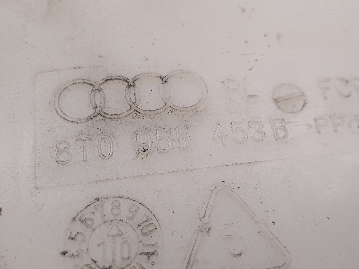 2010-2016 Audi S4 B8 Windshield Reservoir Tank Assembly 8T0955453B OEM