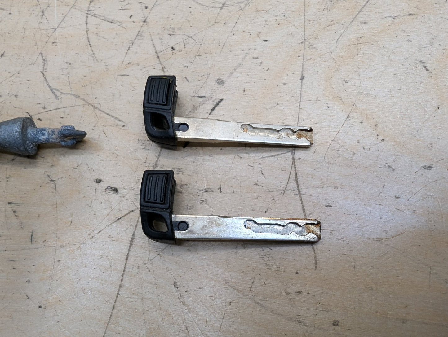 2006-2011 BMW 328i E90 Front Left Driver Key Lock Mechanism w/ Key 7162427