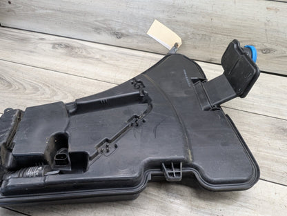 OEM BMW G12 G30 540 M550 750 M760 Windshield Wiper Washer Reservoir Tank Pump