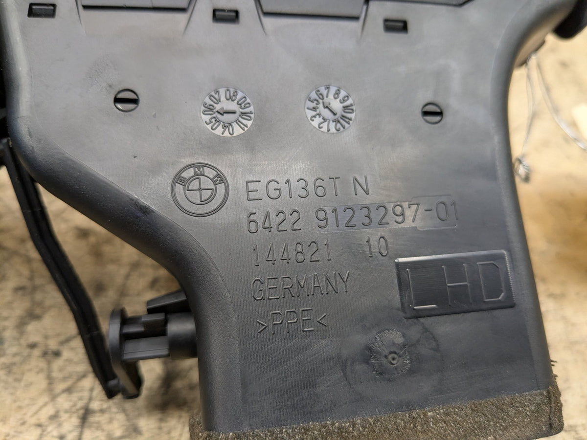06-13 OEM BMW E90 E92 E93 335 328 M3 Left Driver Side Dashboard Air Vent