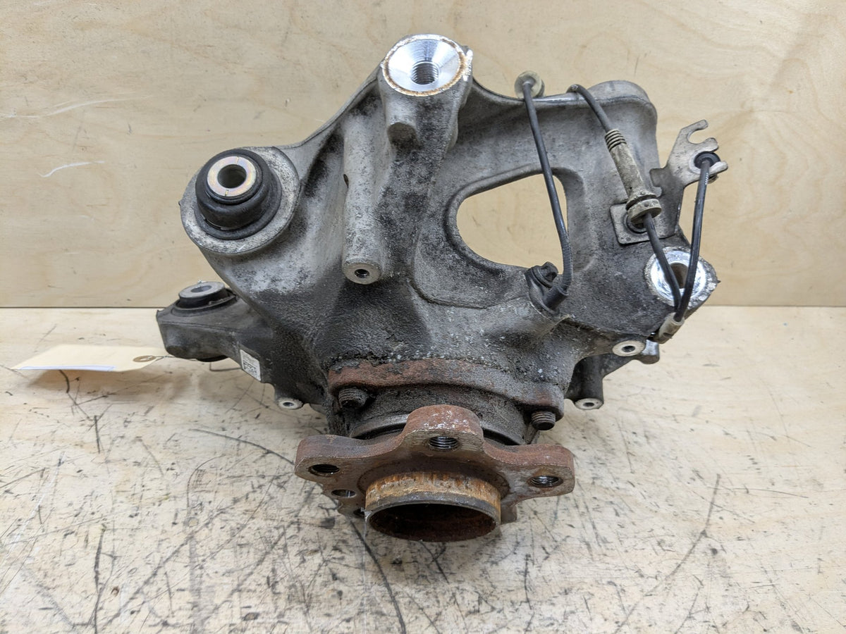 2016-2019 BMW 740i G12 Rear Right Spindle Knuckle w/ Bearing 6861136 OEM