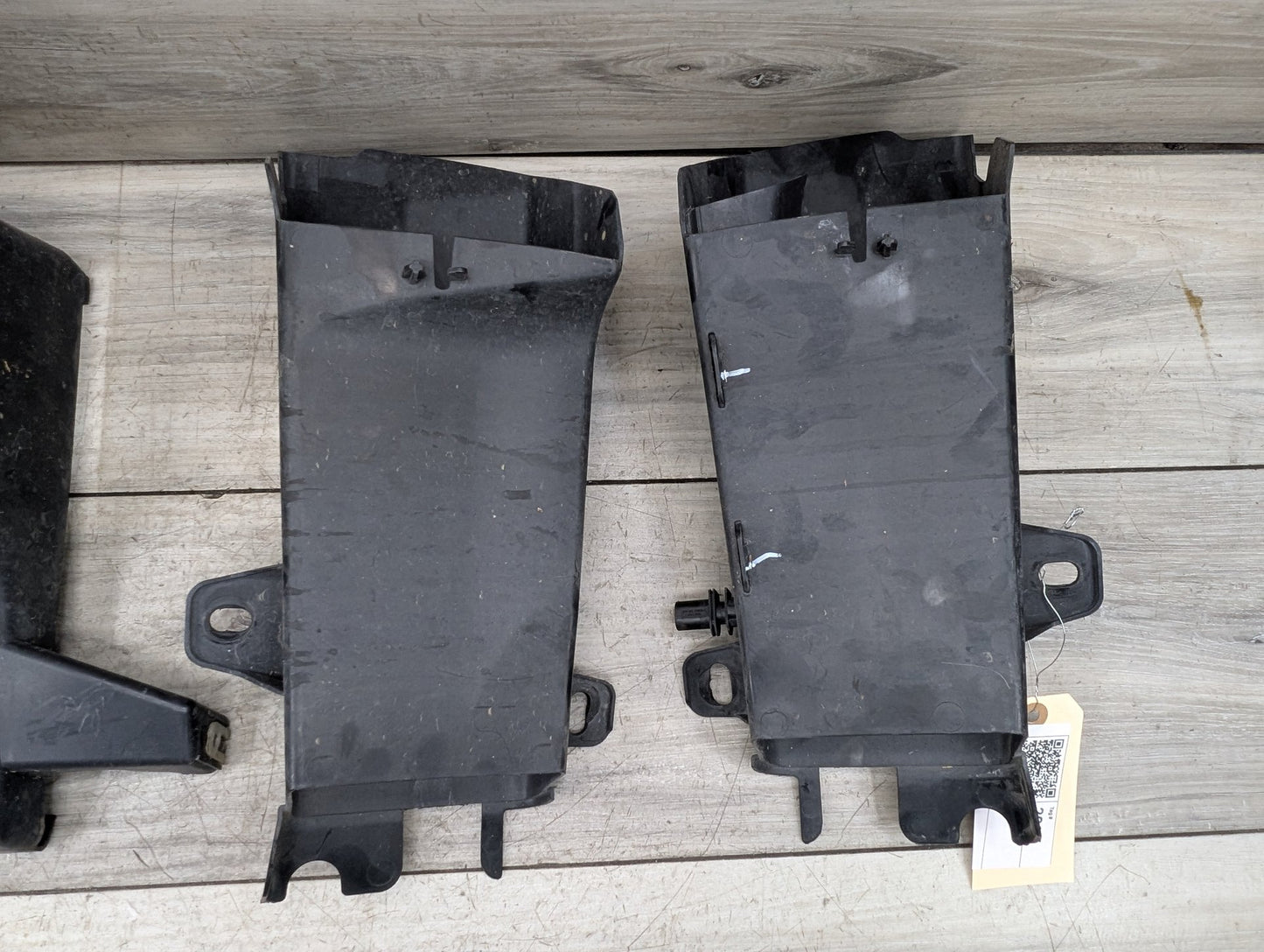 2011 - 2016 BMW 528i F10 Left Right Brake Air Ducts SET 7331786 N20B20O0