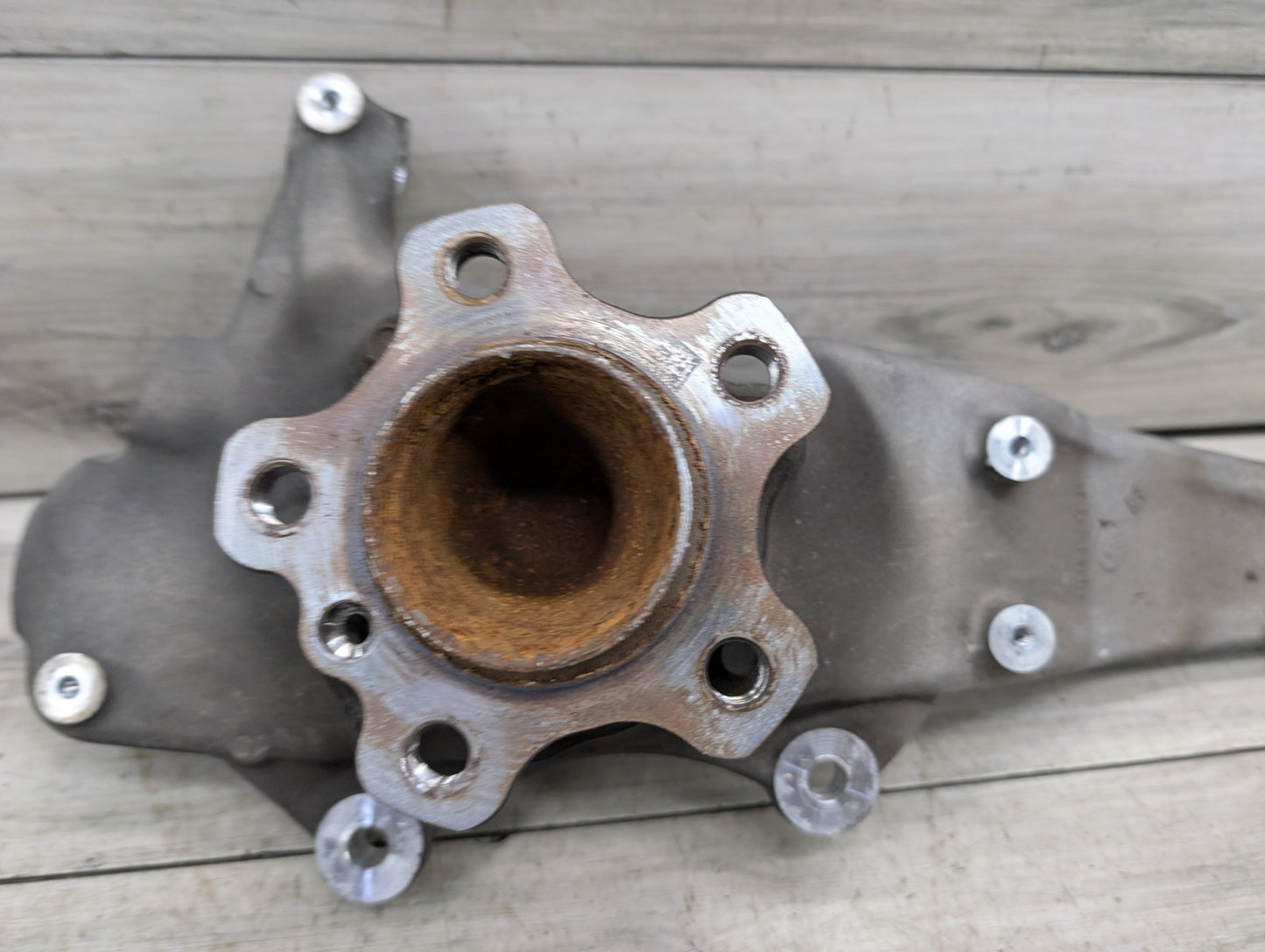 2017-2023 BMW 530i G30 Front Left Driver Spindle Knuckle w/ Bearing 6884381