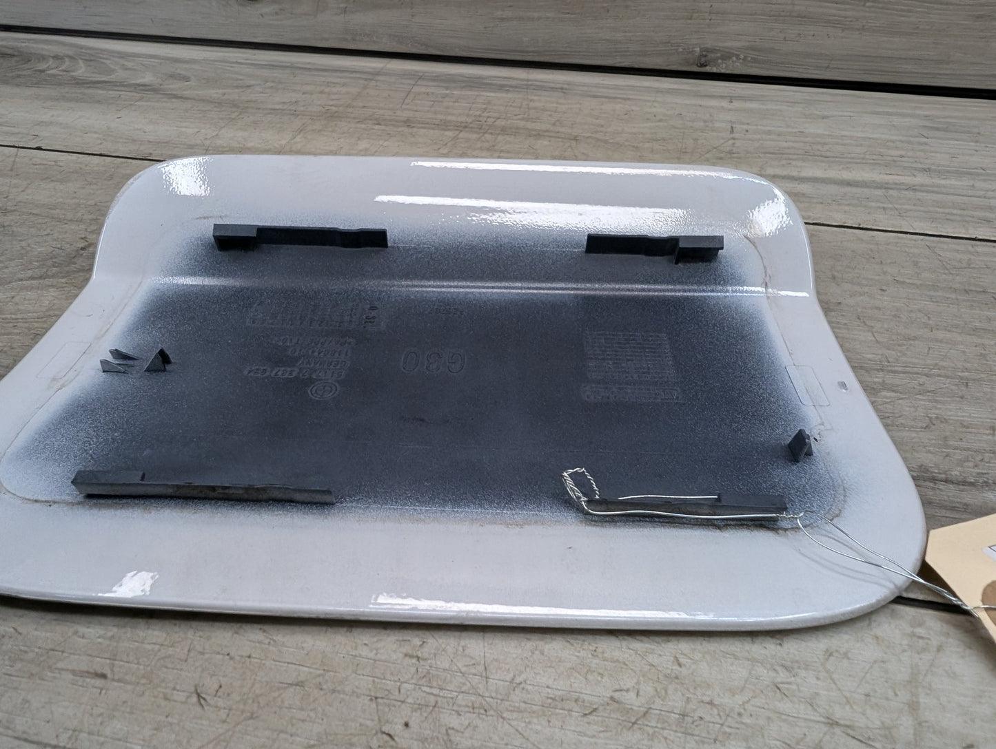 17-23 OEM BMW F90 G30 530 540 M550 M5 Fuel Gas Tank Flap Lid Cover