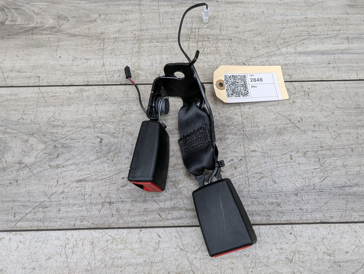OEM BMW G01 G02 F97 F98 X3 REAR Right Passenger Side SeatBelt Seat Belt Buckle