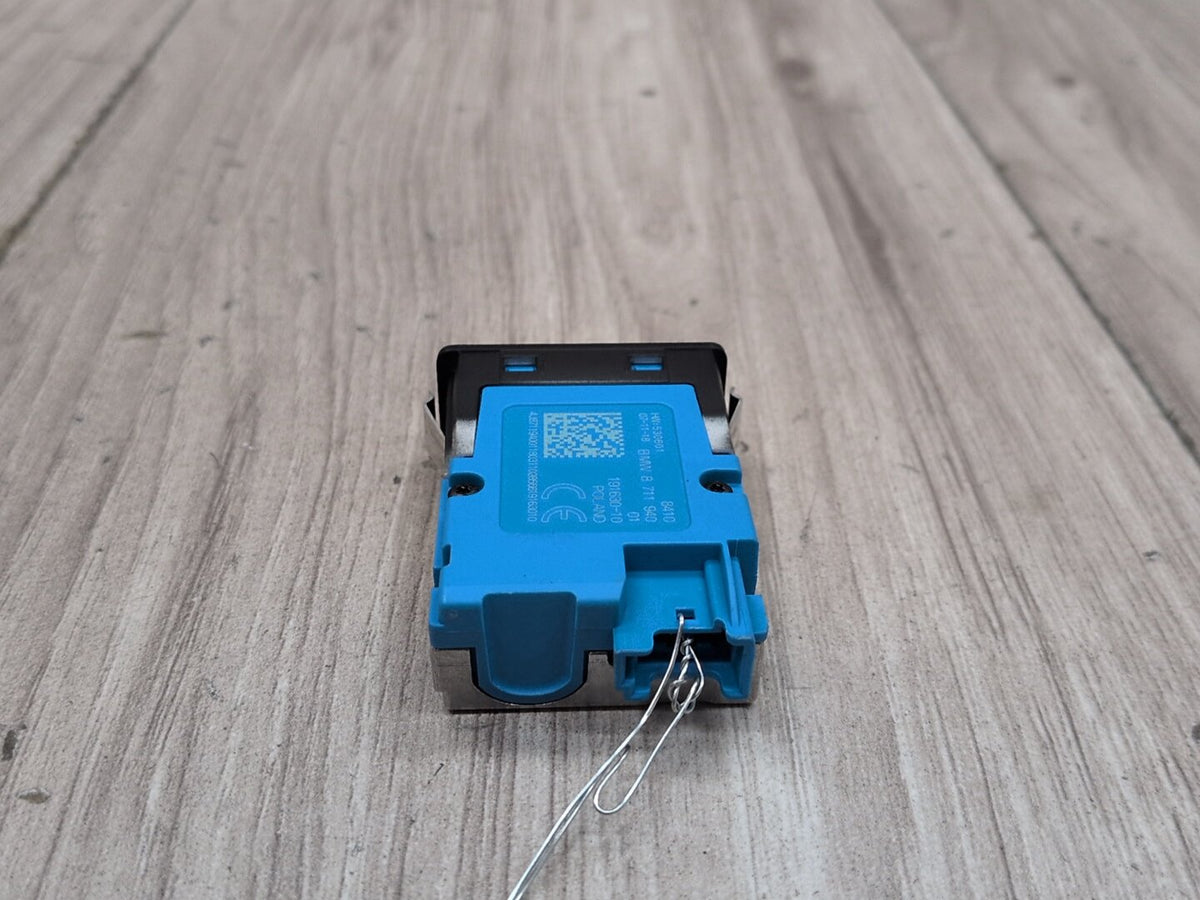 OEM BMW F48 F97 G01 G20 G22 G23 G26 G30 USB Type C Socket Charger Port Connector