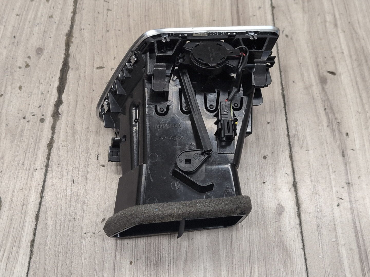 2015-2018 Audi Q3 8U Dashboard Dash Board Right Passenger Air Vent 8U1820902B