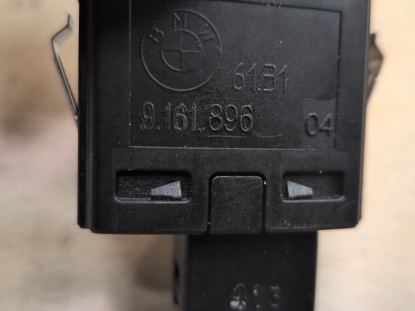2011-2016 BMW X3 F25 AUX/ USB Charger Port Socket 9161896