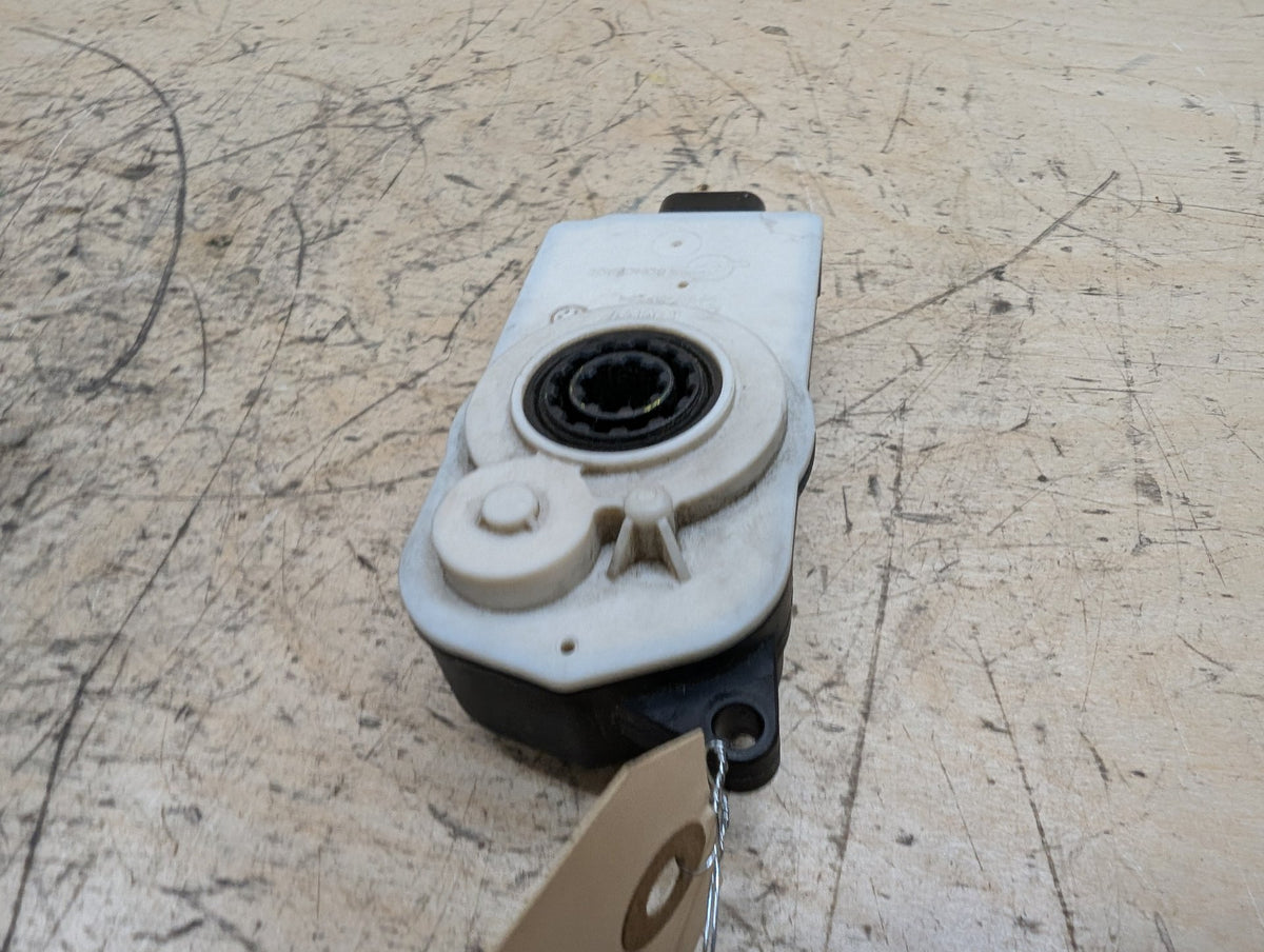 OEM BMW G05 G07 G12 G20 330 M340 X5 X7 Front Upper Grille Shutter Motor Actuator