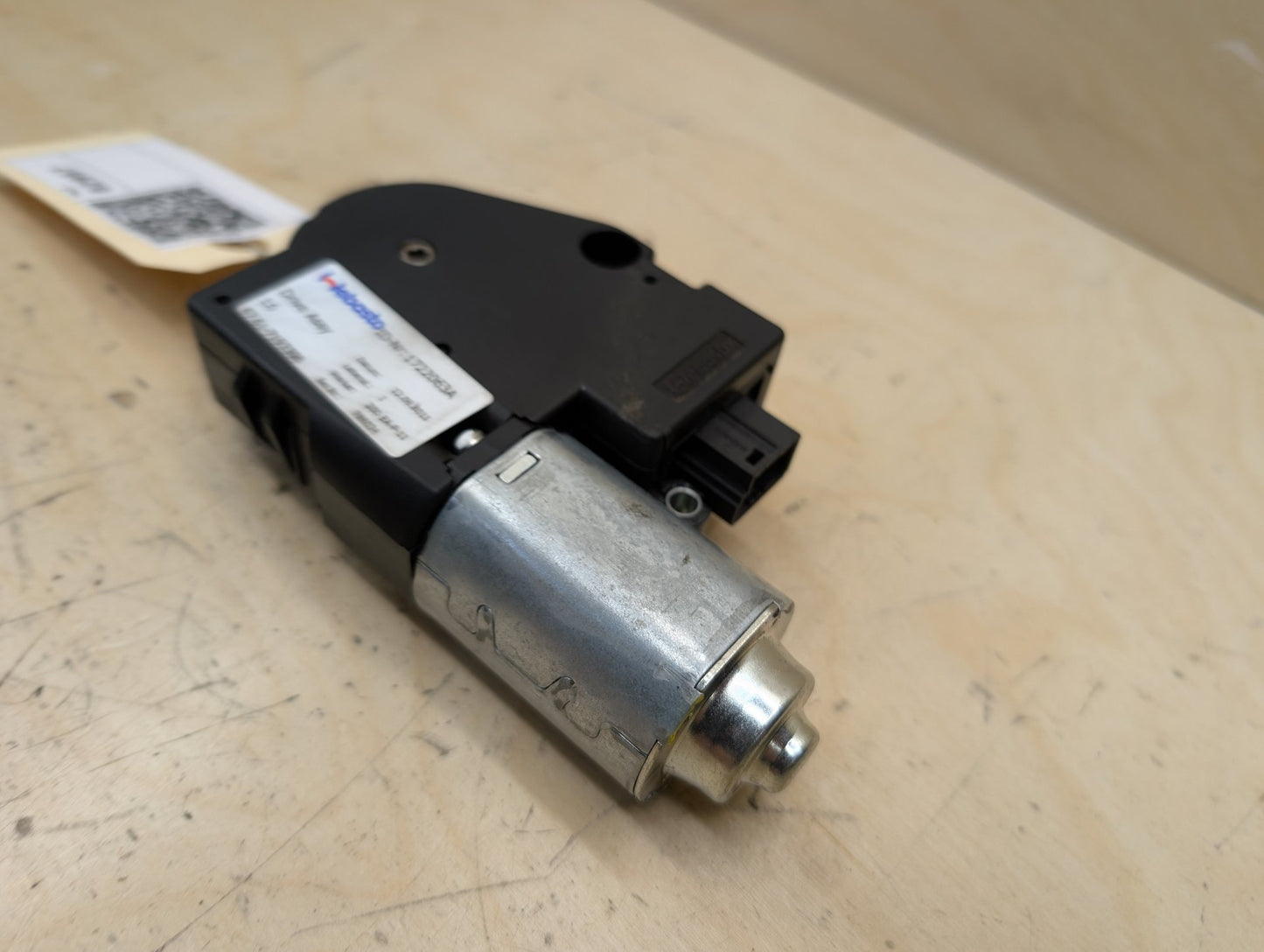 OEM BMW F02 F06 F10 F13 F16 F22 F30 F32 F36 F80 F82 Sunroof Glass Motor Drive