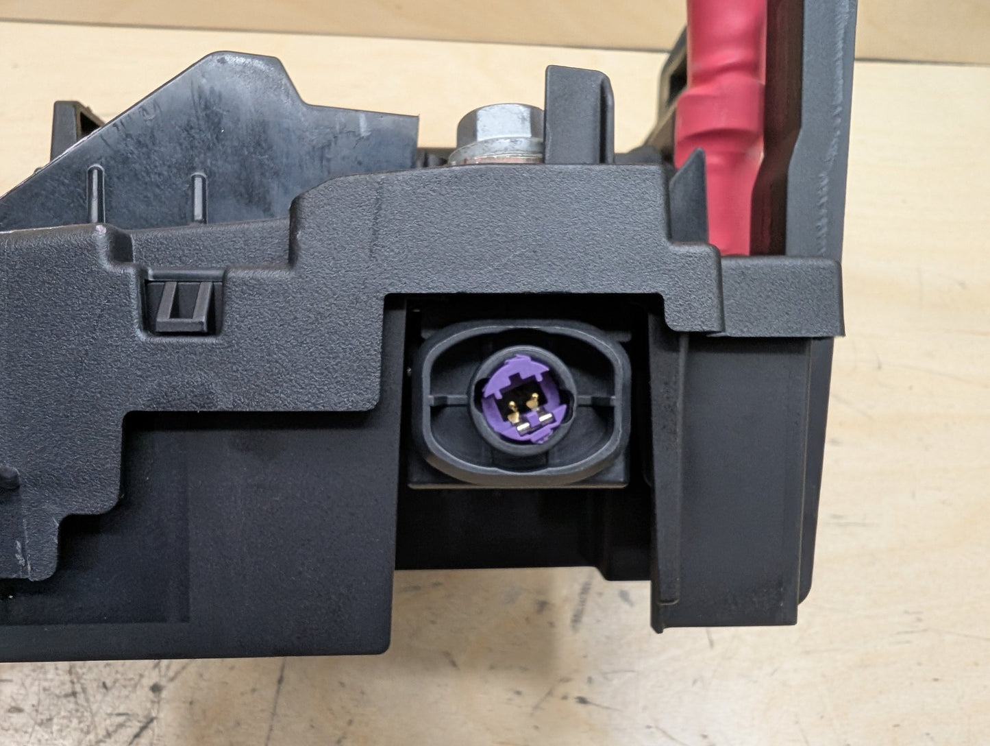 2016-2022 BMW 750i G12 Rear Battery B+ Terminal Junction Point Relay Fuse Box 9350064