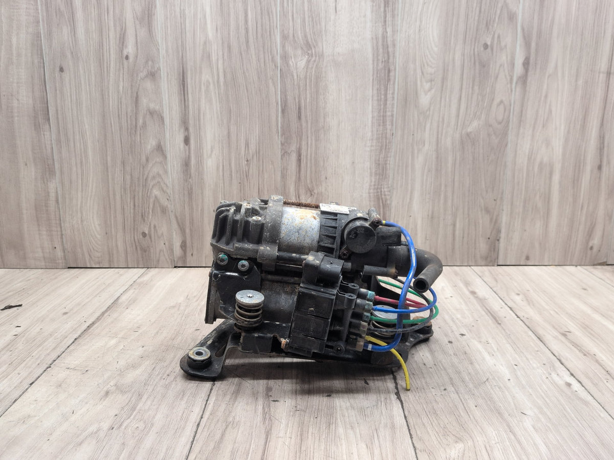 16-22 OEM BMW G11 G12 740 750 M760 Air Suspension Compressor Pump Module Motor