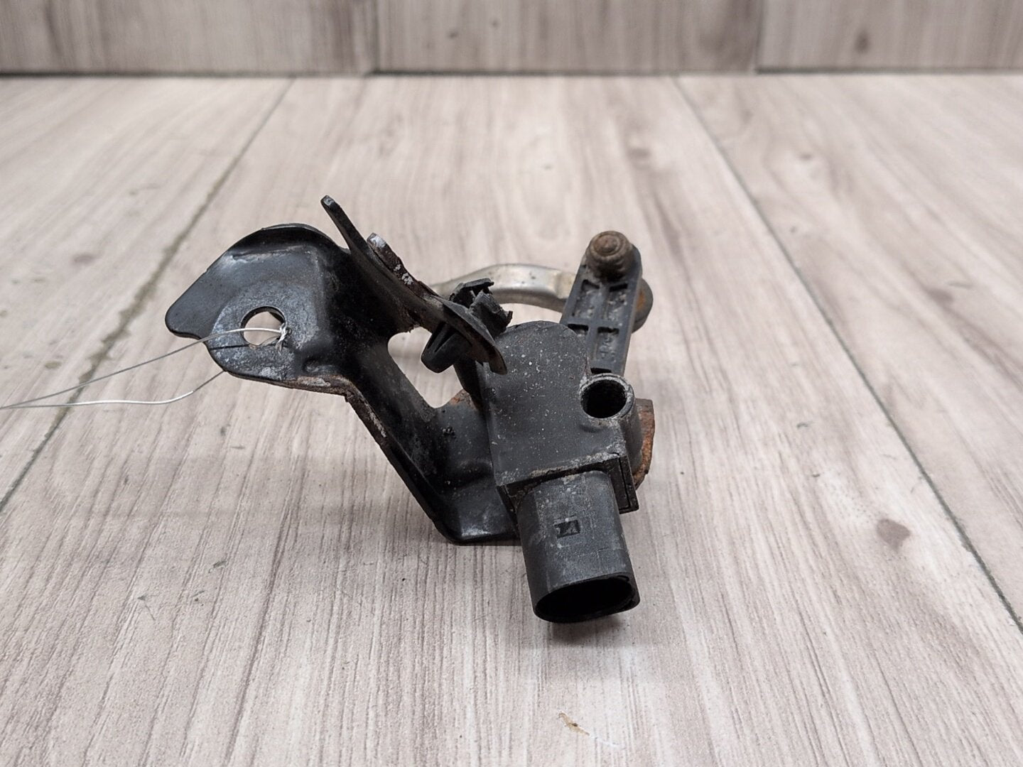 2008 - 2017 Audi S5 8T Suspension Height Level Sensor 1T0907503A