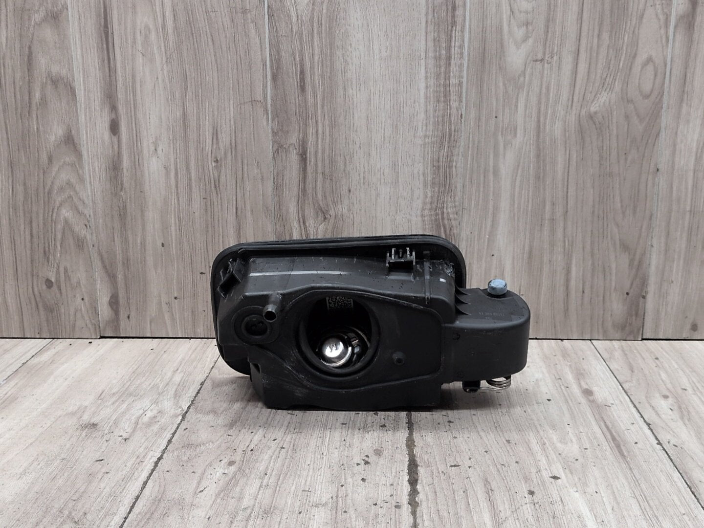 2009-2012 Mercedes-Benz E550 W212 Gas Cover A2127570006 OEM