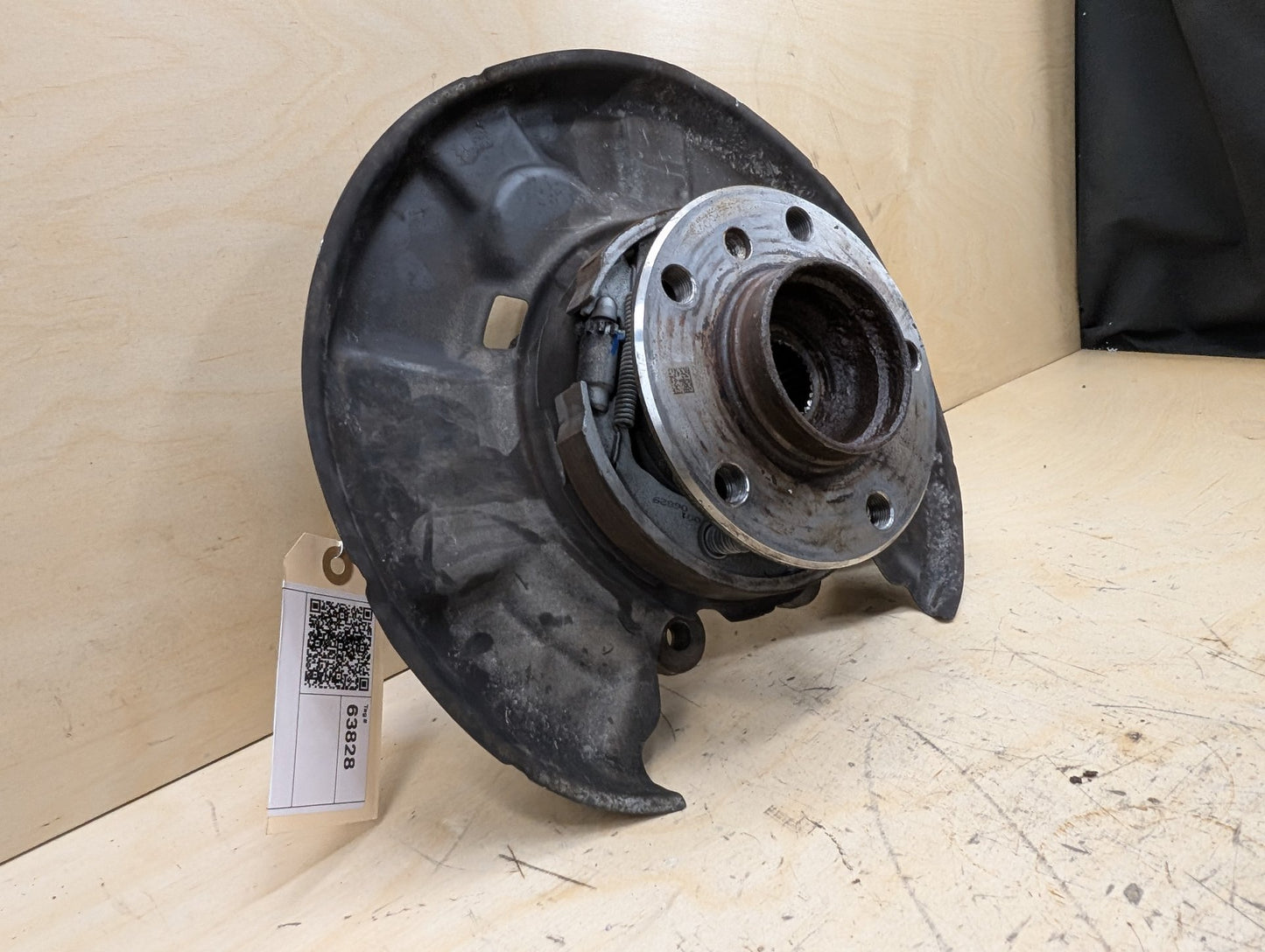 2012-2018 BMW 320i F30 Rear Left Driver Spindle Knuckle w/ Bearing 6792521